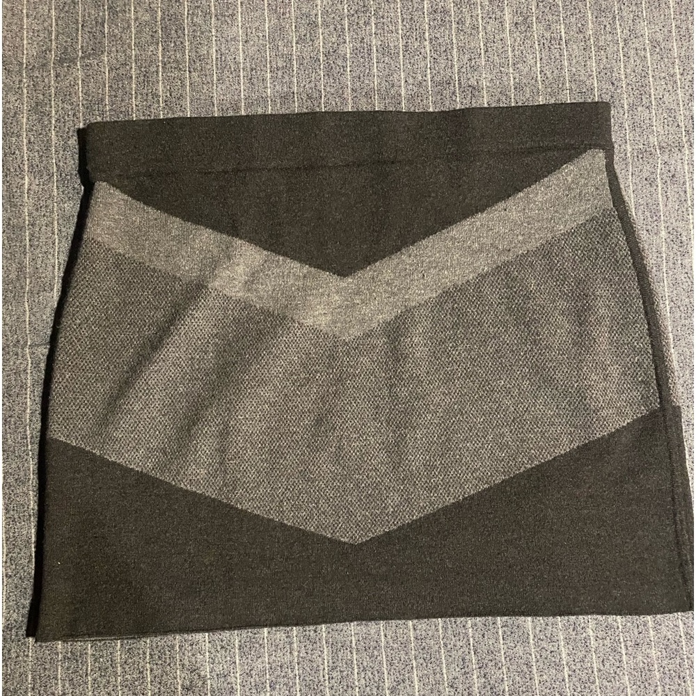 Smartwool Women's Black and Gray Chevron Pencil Skirt